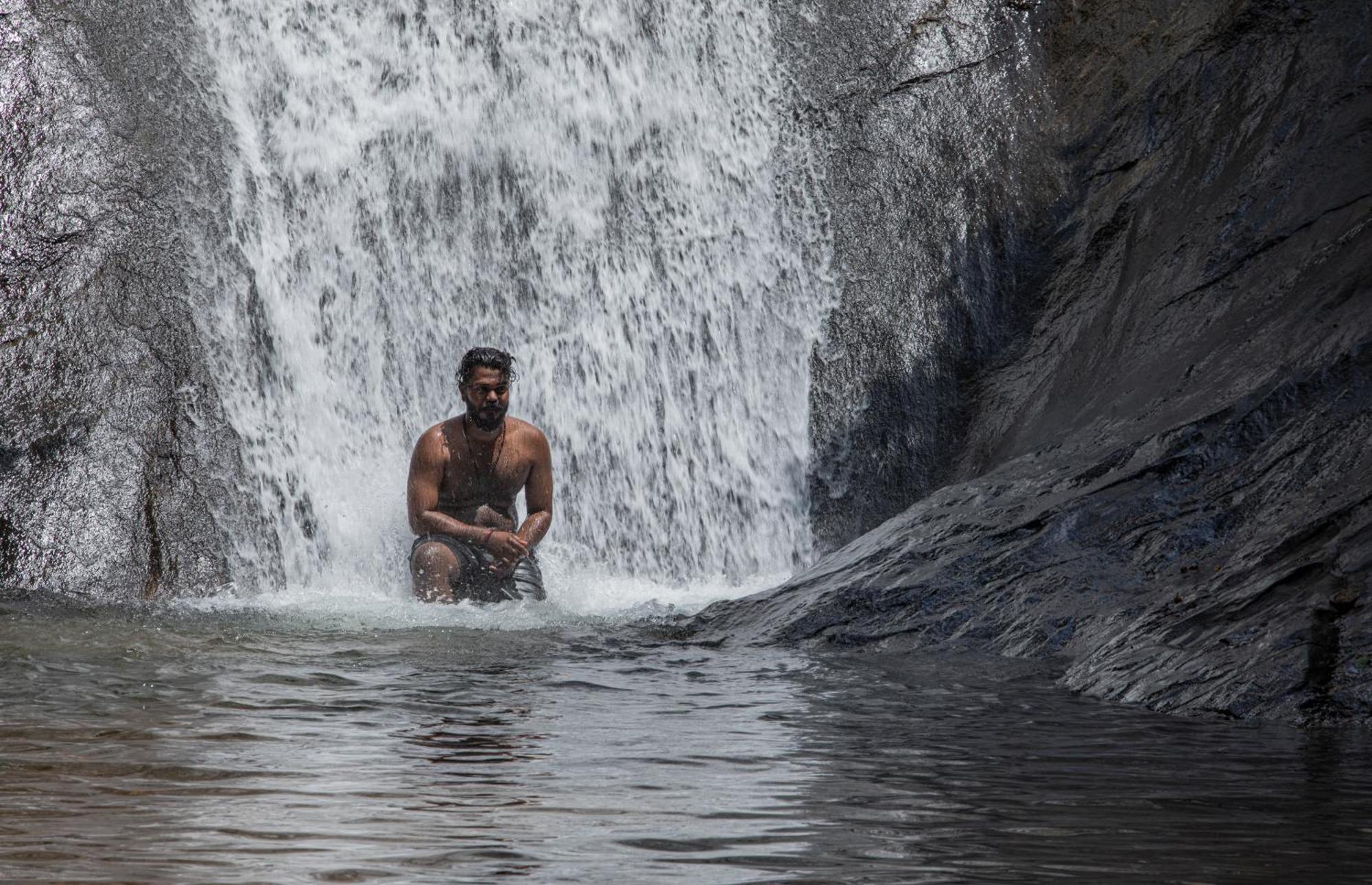 Aruvikuzhy Waterfalls Villa Kozhancheri Luaran gambar