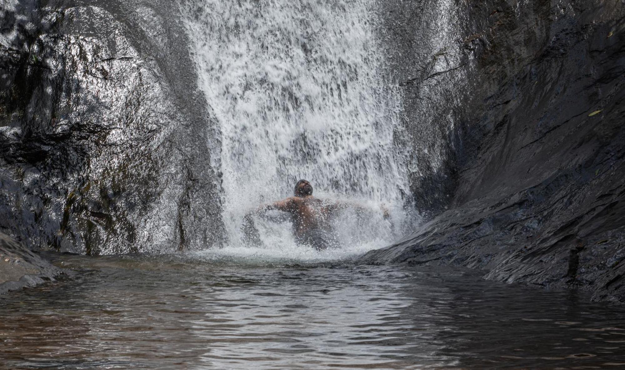 Aruvikuzhy Waterfalls Villa Kozhancheri Luaran gambar