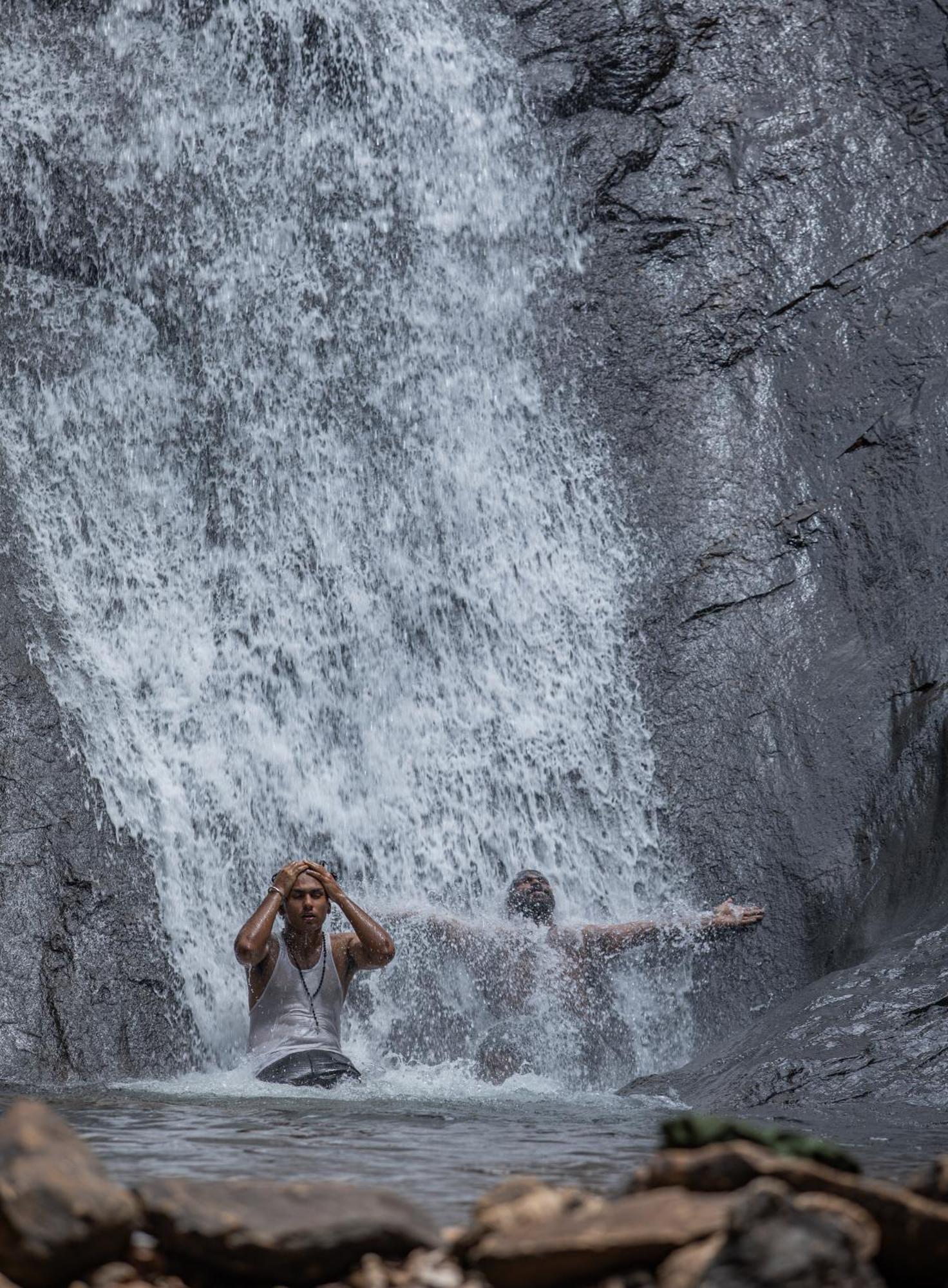 Aruvikuzhy Waterfalls Villa Kozhancheri Luaran gambar
